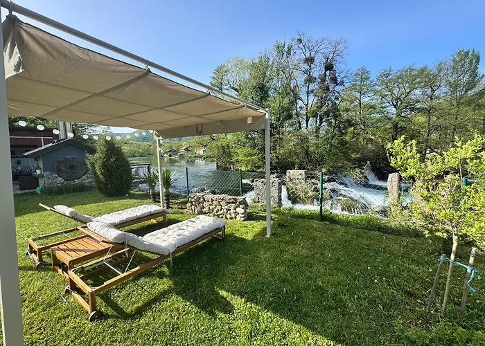 Hotri House On The River Island