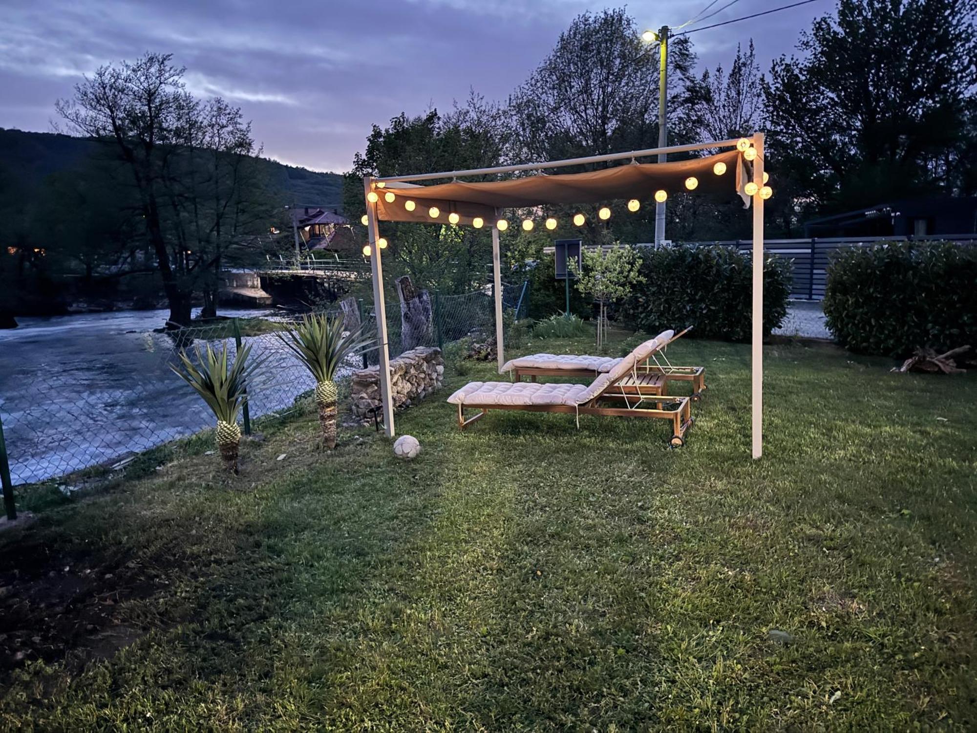 Hotri House On The River Island * Ripac